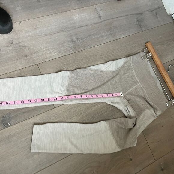 Outdoor Voices TechSweat 3/4 Two-Tone Leggings - Picture 11 of 11